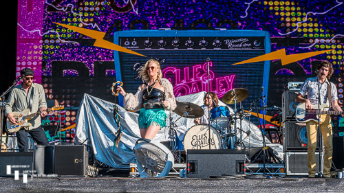 Elles Bailey & her band on stage at High Lodge, Thetford Forest