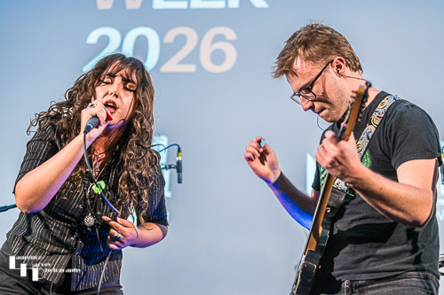 The Jess Davey Band: Jess Davey on vocals, Dec Cunningham on bass