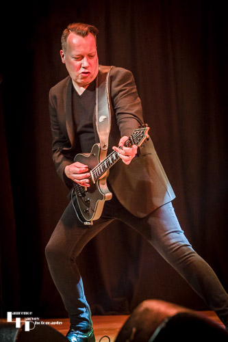 Jim Kirkpatrick on guitar