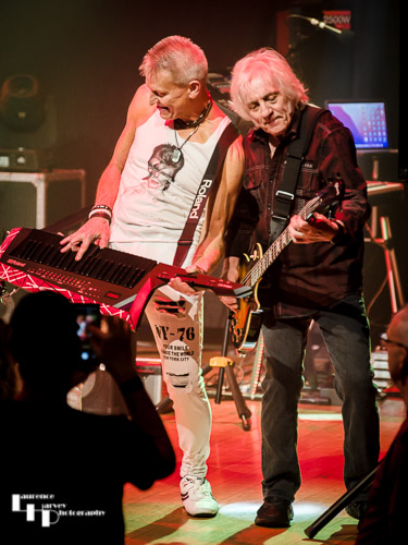 Merv Goldsworthy on bass & Jem Davis on keys