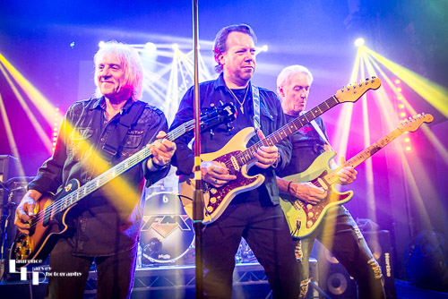 Steve Overland on vocals & guitar, Jim Kirkpatrick on guitar, Merv Goldsworthy on bass