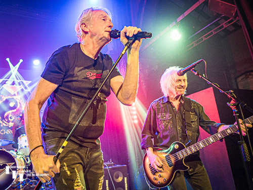 Steve Overland on vocals, Merv Goldsworthy on bass