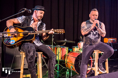 David Foster on vocals, Byron 'Beej' Garbett on guitar