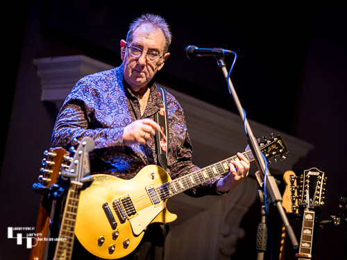 Alan Jenkins on lead guitar & vocals