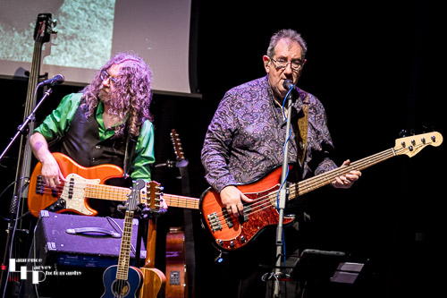 Alan Jenkins on lead guitar & vocals, Dave Shalloe on bass