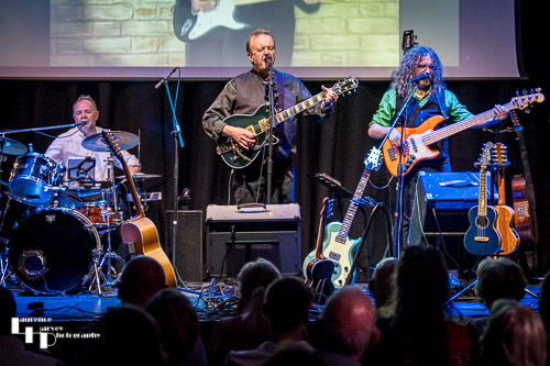 Gary Kenton on lead vocals & guitar, Allan Gifford on drums, Dave Shalloe on bass