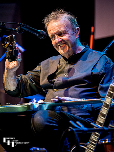 Gary Kenton on lead vocals & lap slide guitar