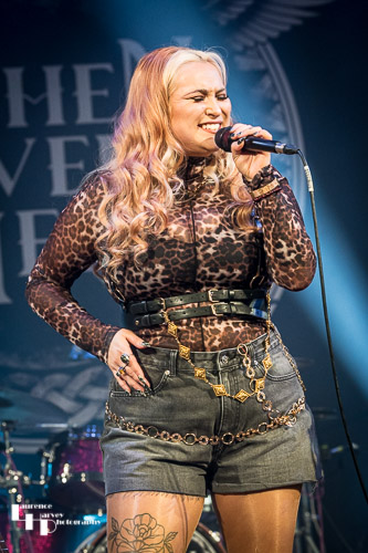 Georgia Nevada on vocals