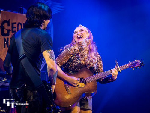 Georgia Nevada on vocals & guitar, Alex Orefice on bass