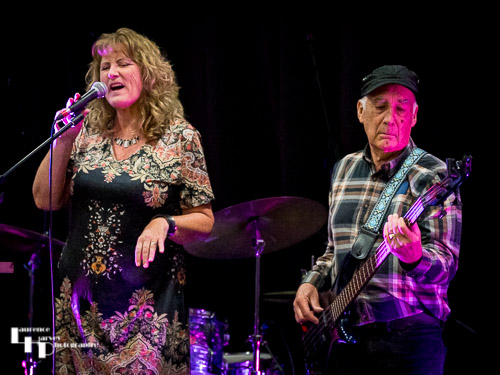 Chrissy Sands on vocals & Miles Steeden on bass