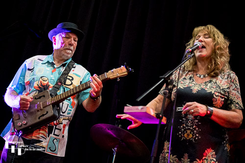 Chrissy Sands on vocals, Rob Sands on guitar