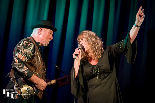 Chrissy Sands on vocals, Rob Sands on guitar