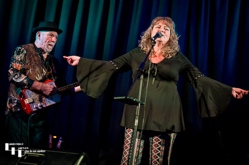 Chrissy Sands on vocals, Rob Sands on guitar