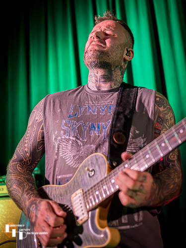 Kris Barras on guitar & vocals