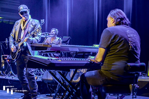 Jan Akkerman on guitar & Coen Molenaar on keys