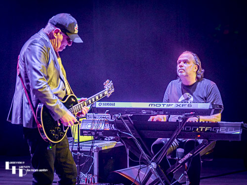 Jan Akkerman on guitar & Coen Molenaar on keys