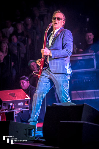 Joe Bonamassa on vocals & guitar
