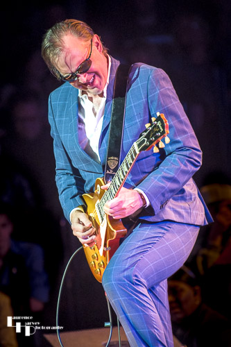 Joe Bonamassa on vocals & guitar