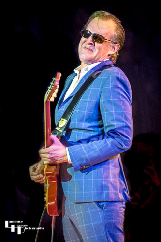 Joe Bonamassa on vocals & guitar