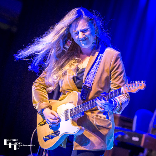 Joanne Shaw Taylor on vocals & guitar