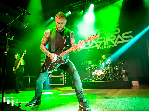 Kris Barras on guitar & vocals