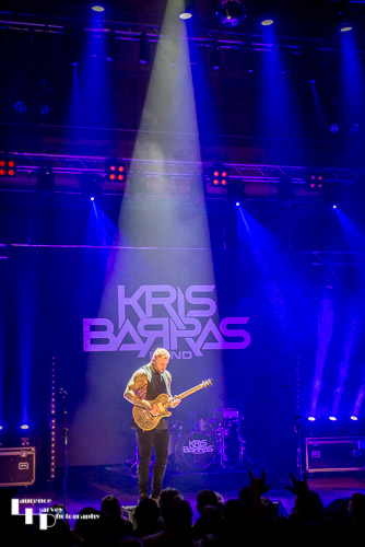Kris Barras on guitar & vocals
