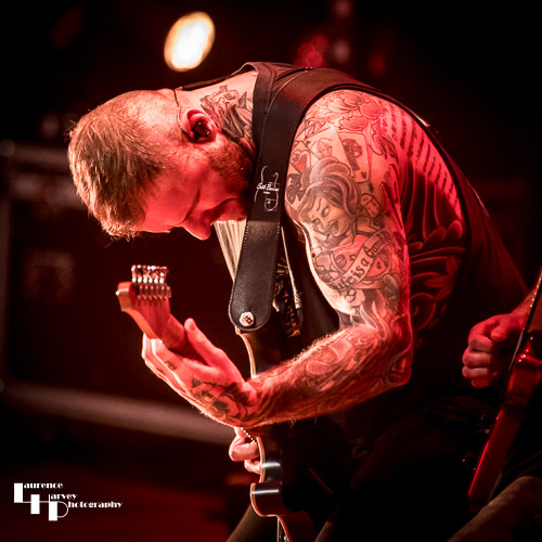 Kris Barras on guitar & vocals