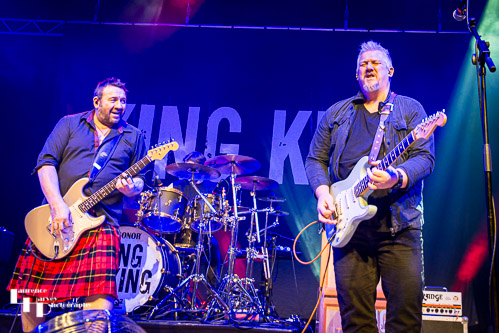 Alan & Stevie Nimmo on guitar