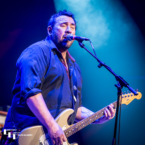 Alan Nimmo on guitar & vocals