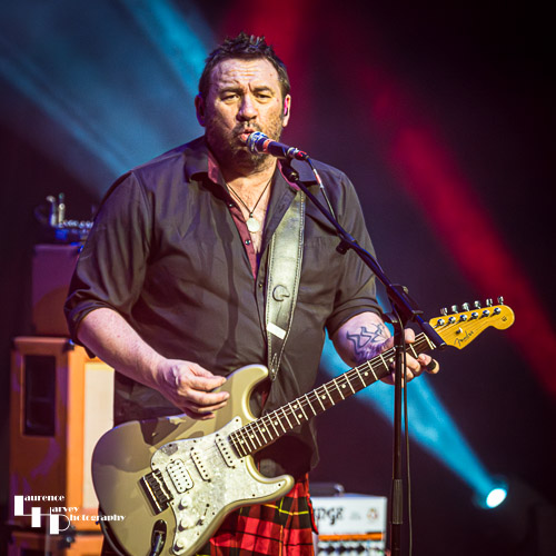Alan Nimmo on guitar & vocals