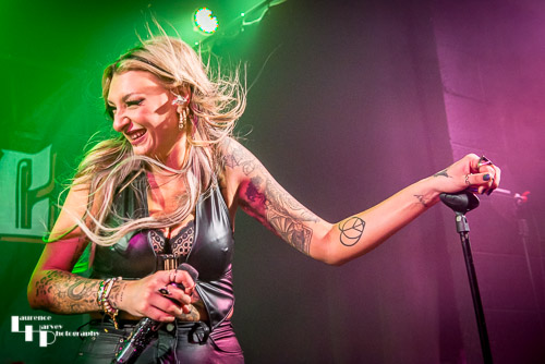 Rhiannon 'Kira' Hill on vocals