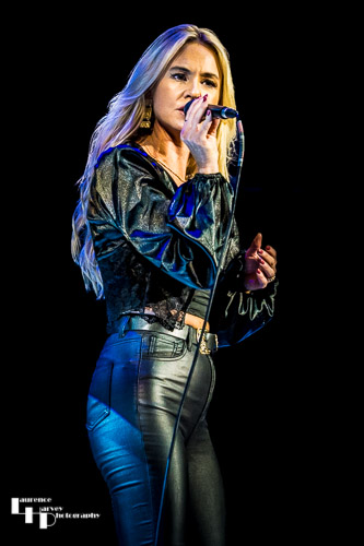 Laura Evans on vocals