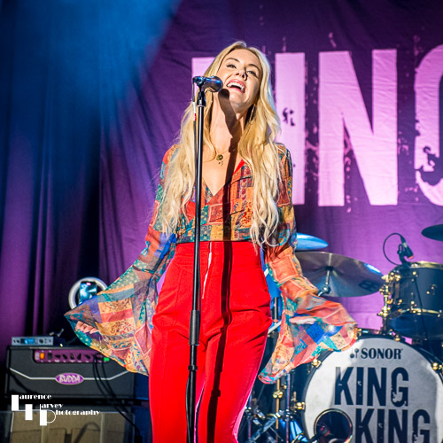 Laura Evans on vocals