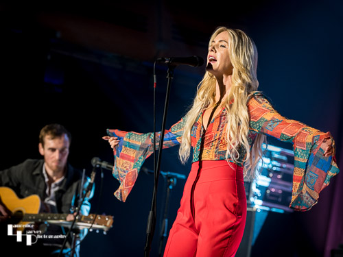 Laura Evans on vocals