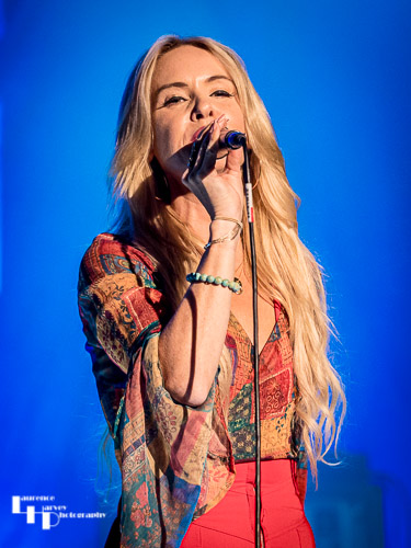 Laura Evans on vocals