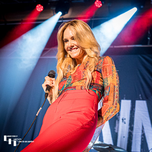 Laura Evans on vocals