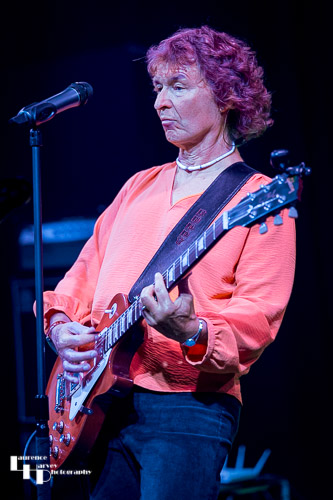 Ian Cook on vocals & guitar