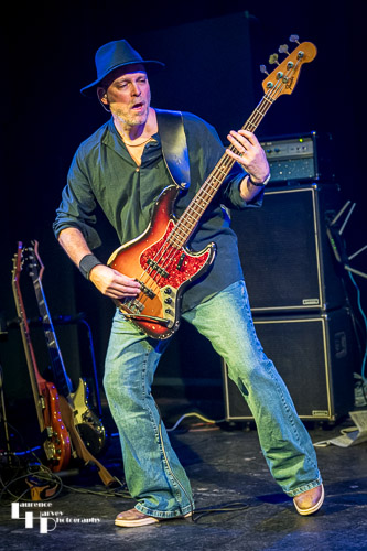 Rob Scholes on bass