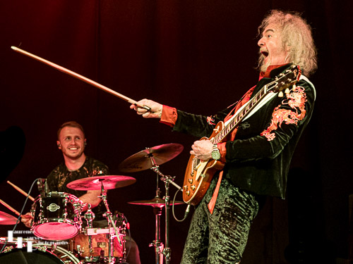 Toby Jones on guitar & Matt Furness on drums