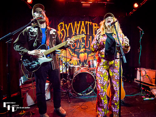 Lauren Housley & Thomas Dibb on vocals & guitar