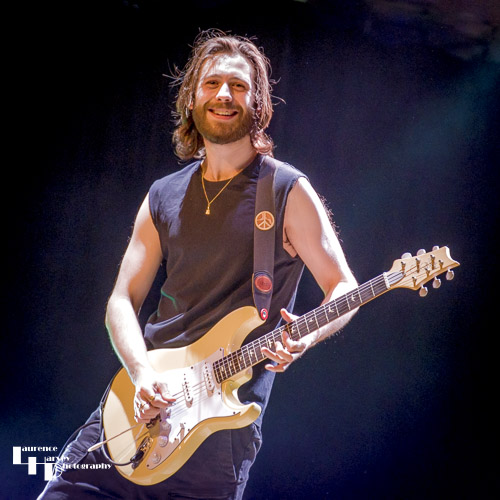 Laurence Jones on guitar & vocals