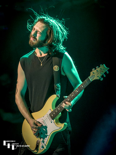 Laurence Jones on guitar & vocals