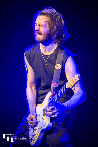 Laurence Jones on guitar & vocals