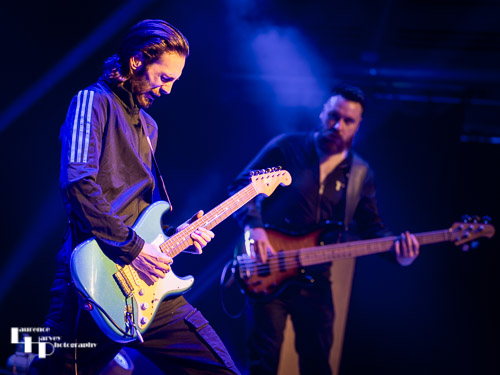 Laurence Jones on guitar & vocals