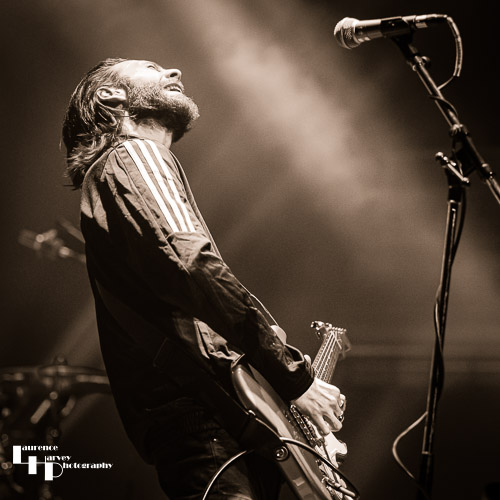 Laurence Jones on guitar & vocals