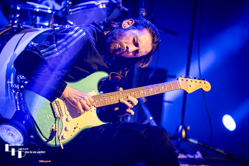 Laurence Jones on guitar & vocals