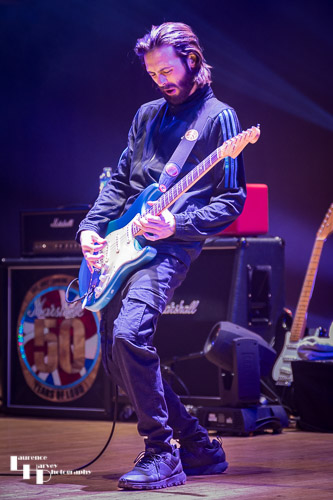 Laurence Jones on guitar & vocals