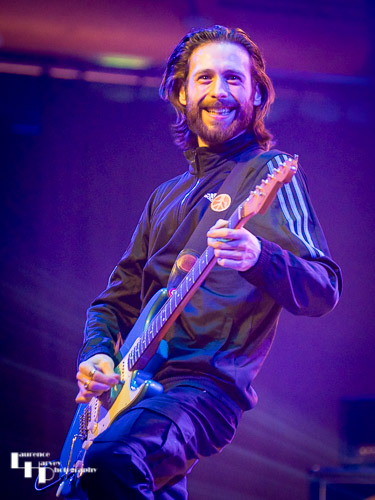 Laurence Jones on guitar & vocals