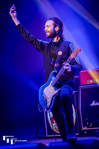 Laurence Jones on guitar & vocals