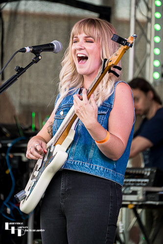 Lianne Kaye on vocals & guitar